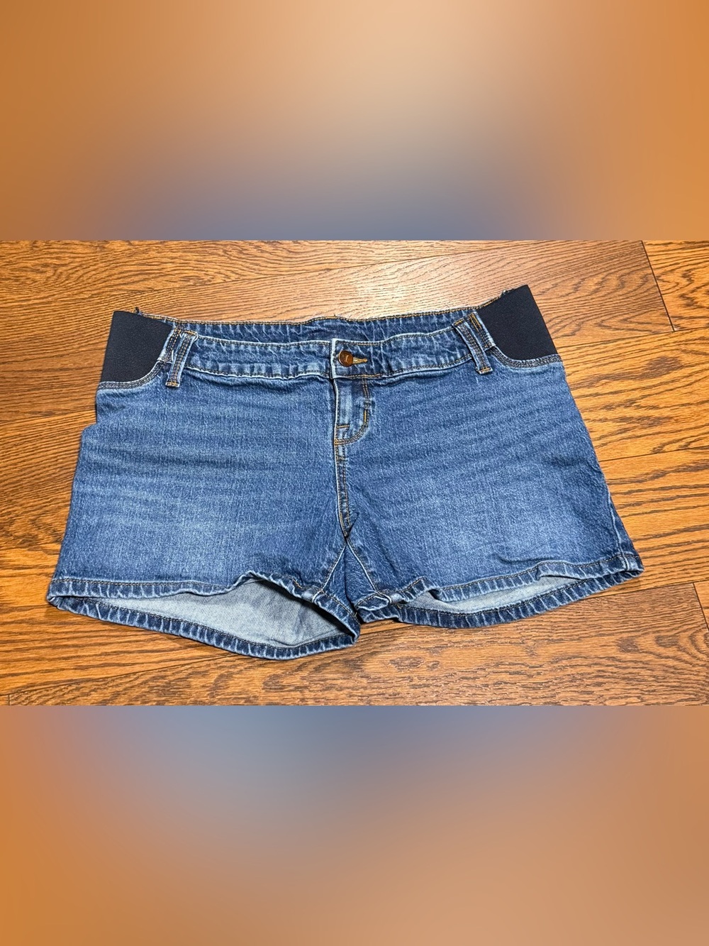 Isabel Maternity by Ingrid & Isabel Women’s Stretchy Midi Denim Shorts Size 6
